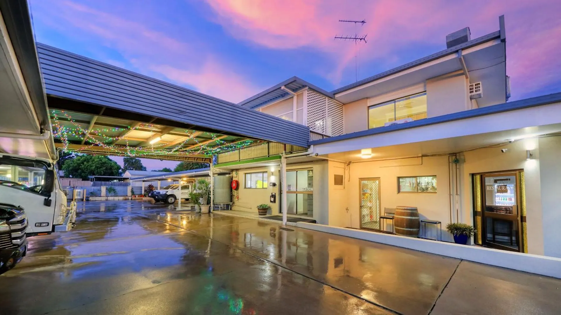 Biloela Centre Motel & Grevillea Steakhouse & Bar Hotel