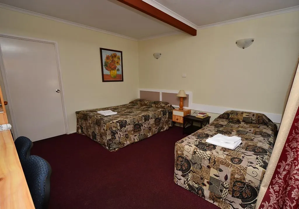 Biloela Centre Motel & Grevillea Steakhouse & Bar Hotel