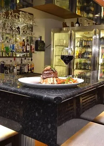 Biloela Centre Motel & Grevillea Steakhouse & Bar