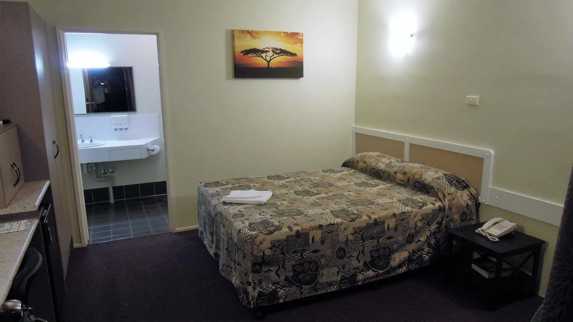 Biloela Centre Motel & Grevillea Steakhouse & Bar
